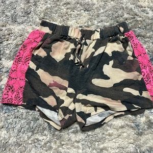 Honeyme camo sleep shorts